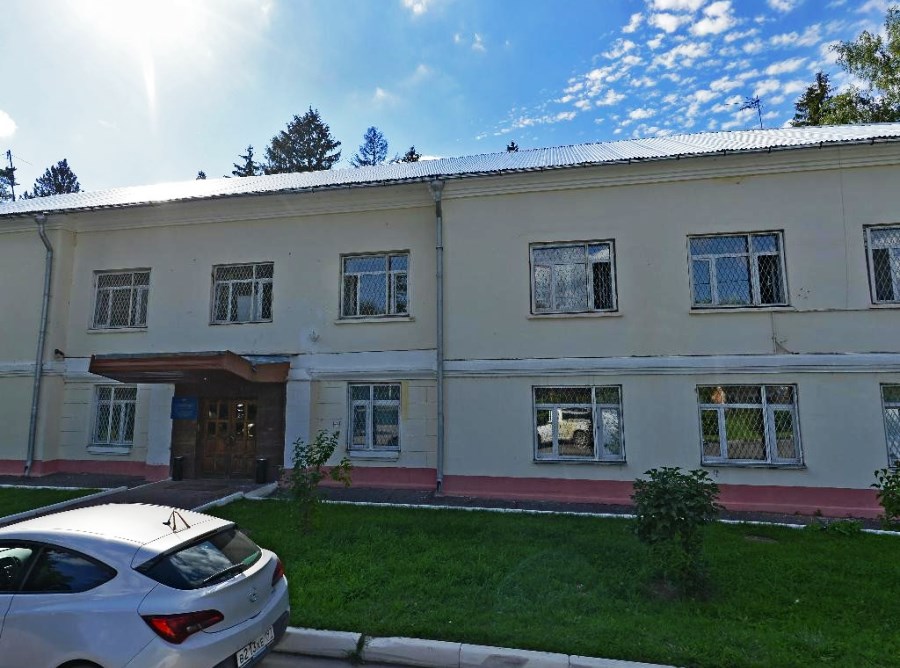 В здании расположенного по адресу офисы в аренду от собственника